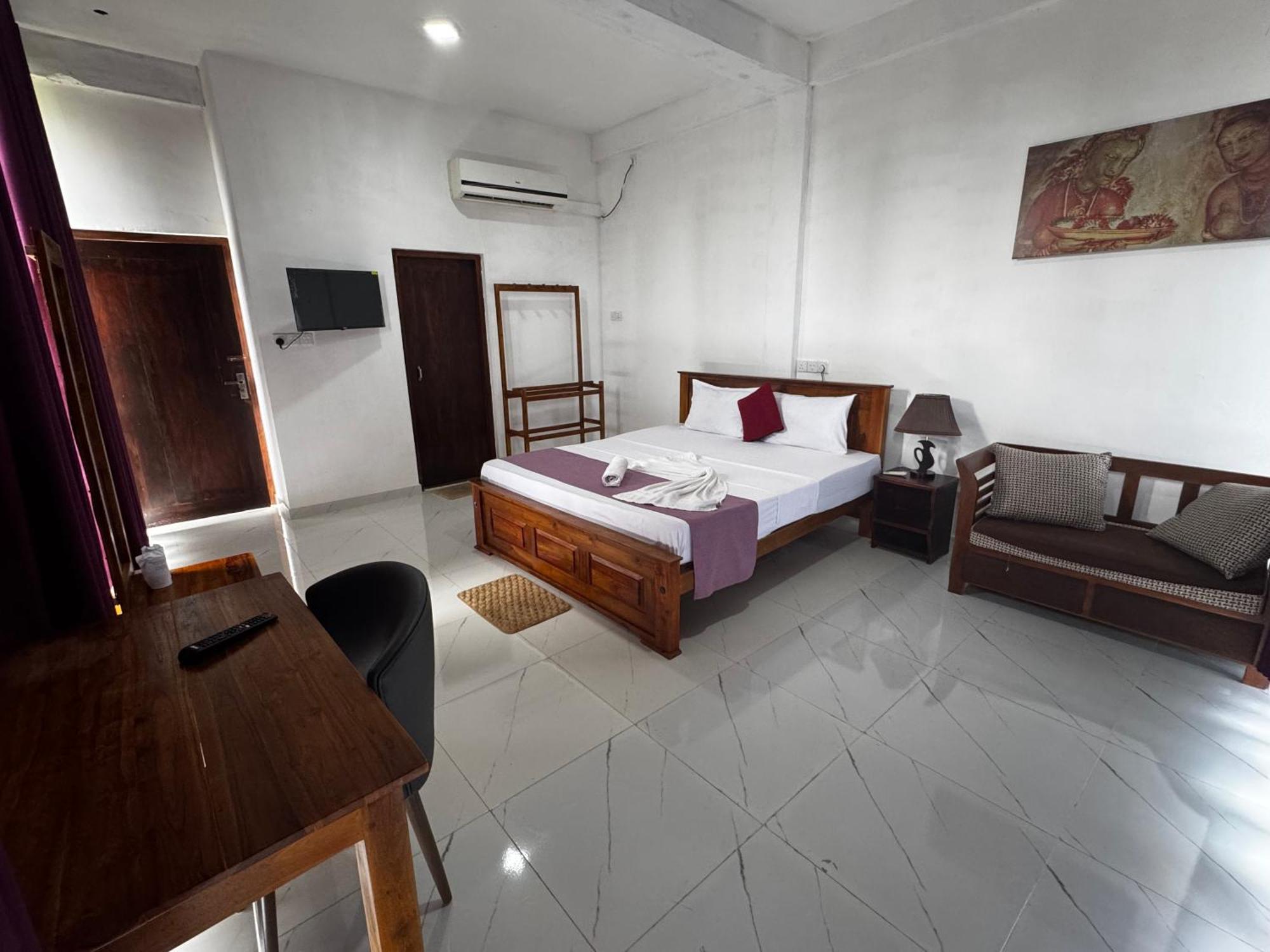 Hotel Ciel Star Anurâdhapura Extérieur photo